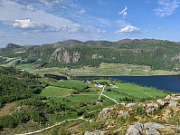 Utsikt mot vestre del av Madlandsvatnet og Stølshei.