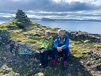 Toppen med Håja i bakgrunnen.