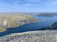Utsikt fra østkanten av Auråhorten mot søre del av Litle Auråhorten og Svartevassmagasinet.