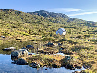 Skurvenuten bak jakthytta under Tjønnefjell.