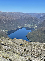 Utsikt mot Røldal og Røldalsvatnet.