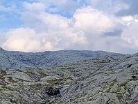 Lysekammen sett fra vest. Varden såvidt synlig til høyre på toppen.