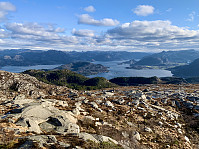 Utsikt mot Ådnøy og Høle.