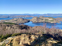 Utsikt mot Vostervatnet, Ramnåsfjellet og Fogn.