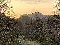 Vestre Kvalen sett fra Dydlandsveien. (Bilde tatt 06.03.25).