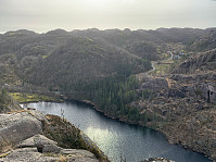 Utsikt mot Heggdalstjørna og Heggdal.