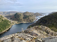 Utsikt mot Podlen. Sogndalsstranda til venstre og Rekefjord til høyre.