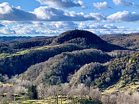 Steinbergknuten sett fra Skjevråsen.