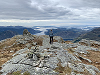 Toppen med toppvarden nærmest.