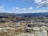 Utsikt mot Skarkaknuten, Kalveskogheia og Skykula.