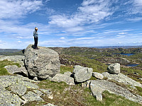Steinblokka på toppen.