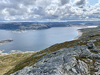 Utsikt mot Lyngsvatnet. Iglandsklubbafjellet til venstre i bildet.