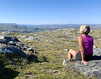 Utsikt sørover mot Hilleknuten og Sirdalen.