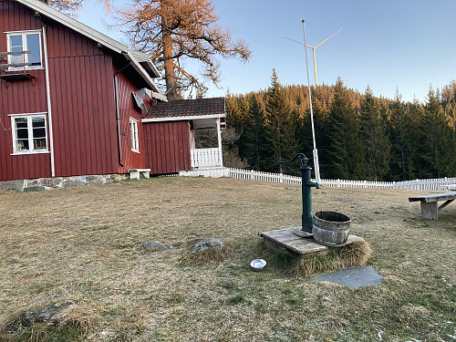 Her ble Farmen spilt inn hvor deltakerne skulle leve i omgivelser anno 1915. Kunne neppe vært innspilt der nå, med flere vindmøller anno 2021 i bakgrunnen.