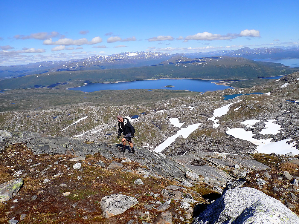 Utsikt mot Okstindan og Tustnervannet der vi startet