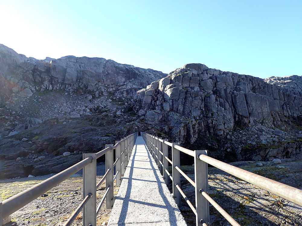 Dammen over Stora Gilavatn