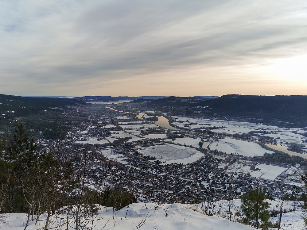 Utsikt over Solbergelva fra Solbergfjellet