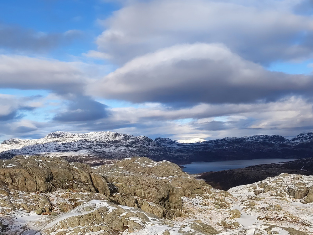 Reinsnuten og Sandsavatnet