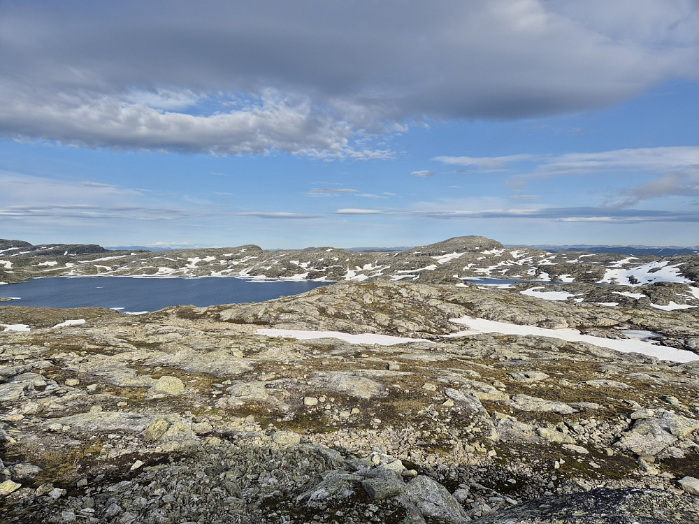 Isvatnet og Fidjanuten sett frå toppen av Raudberga