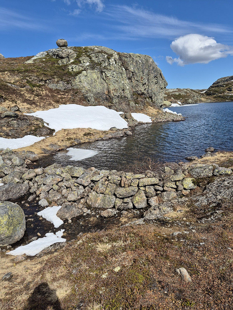 På kartet kaltes også Tverravatnet Stemvatnet,  og her ser me grunnen