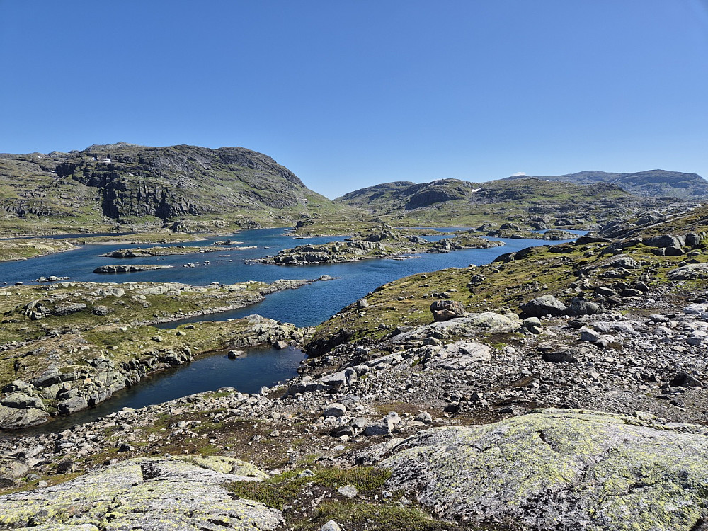 Krossvatn og Leirdalen rett fram