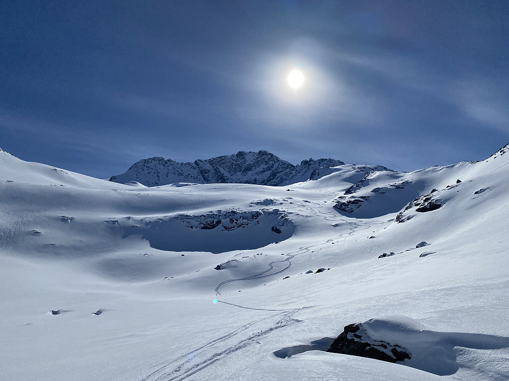 Matpause i bånn av breen