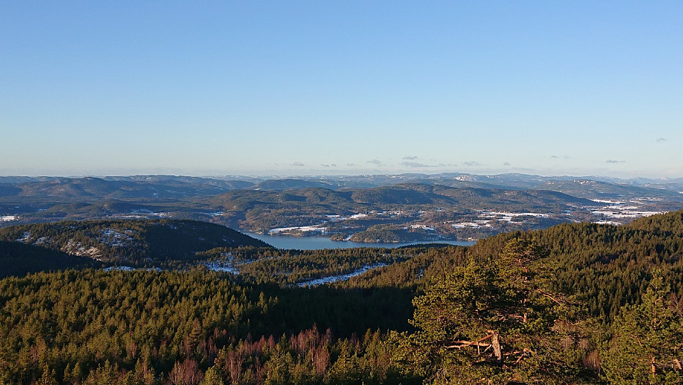 Utsikt fra Ulvskollen mot Norsjø.