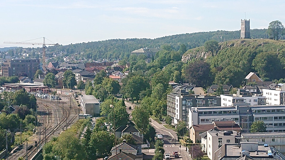 Utsikt mot Slottsfjellet og Tønsberg sentrum.
