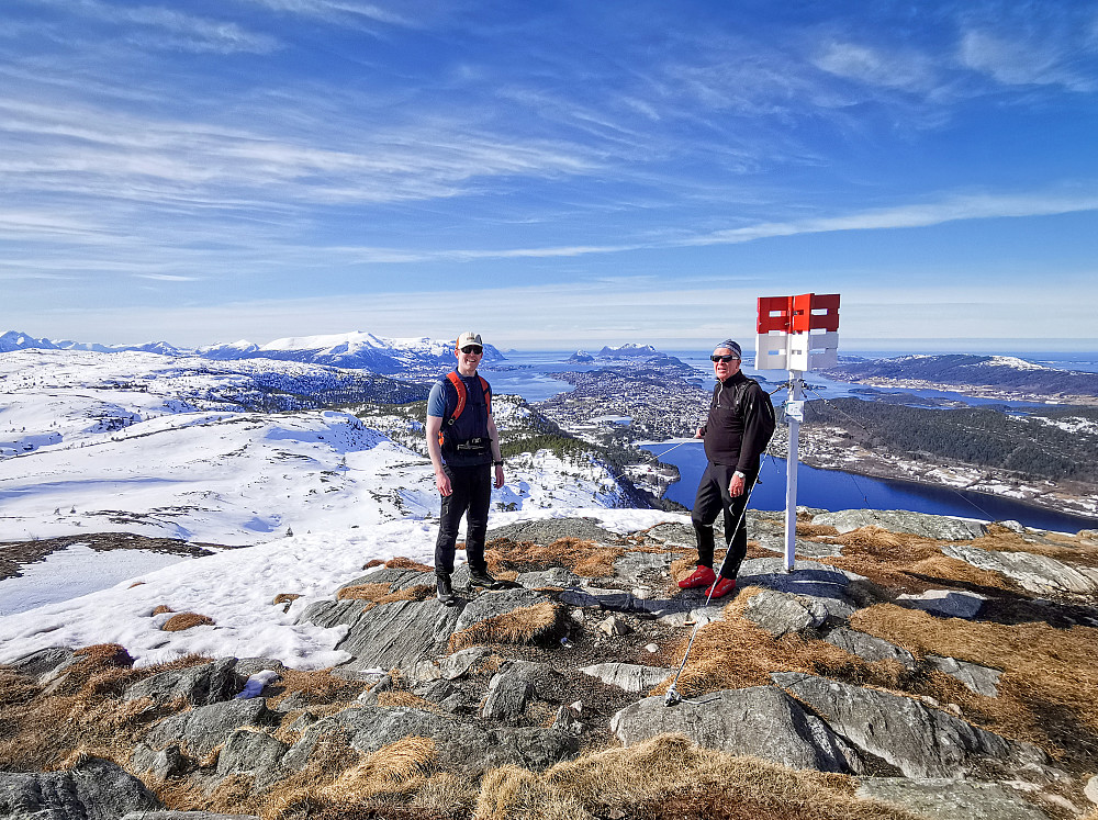 En liten avstikker om Geitnausa på langrennstur over Emblemsfjellet.
