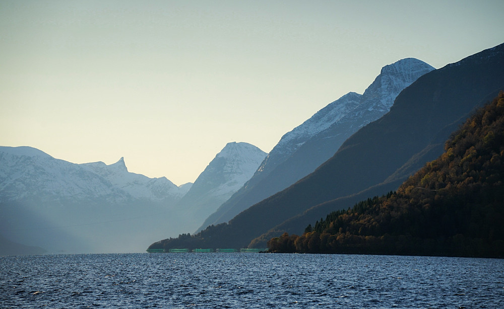 Flott innover Hjørundfjorden.
