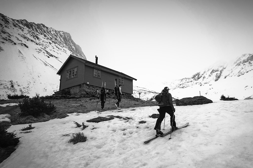 Sko er nettopp byttet ut med ski når vi passerer Velleseter.