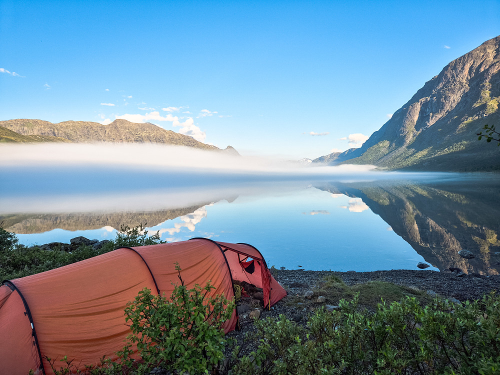 Morgencamp med Gjende, i påvente av båten til Gjendebu.