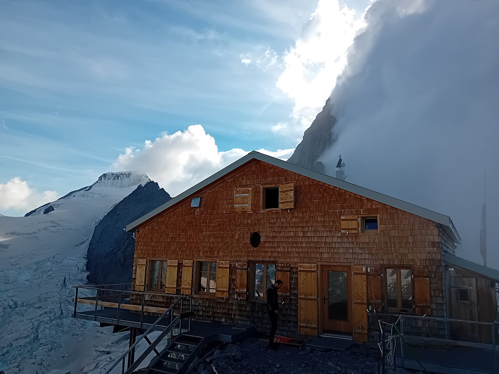 Mittelegihütte, 3.355m