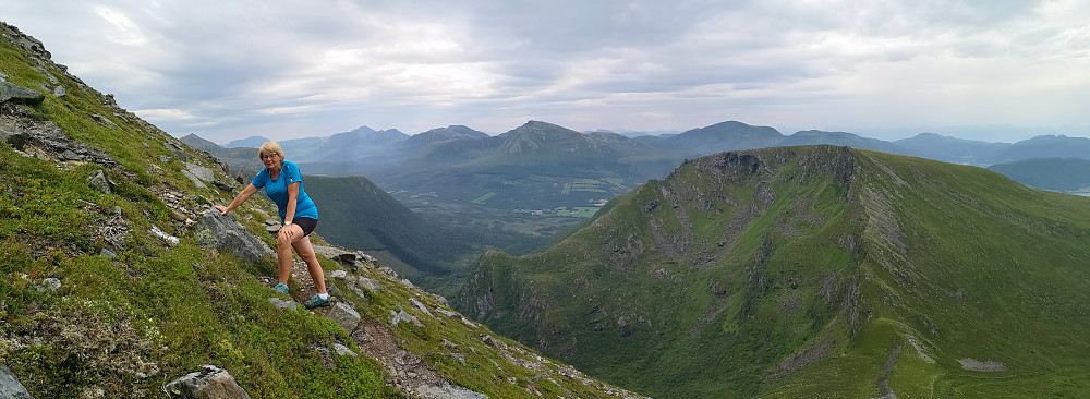 Høgheia (695 moh) til høyre 