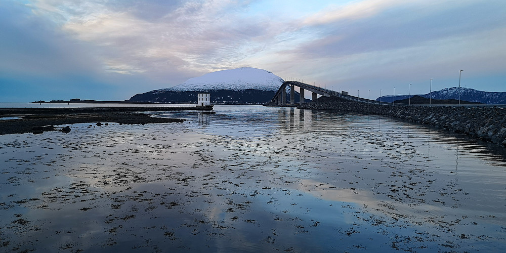 Den nye flotte bruene ut mot Nordøyane 