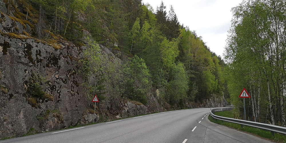 Her parkerte vi. Rett opp omtrent midt på bildet. 