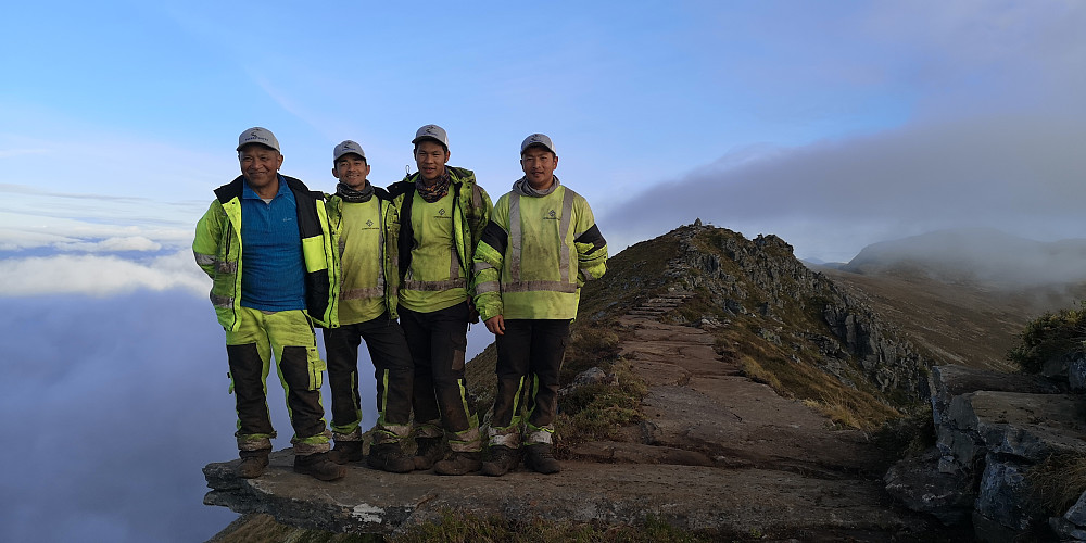 Sherpaene. Mannen til venstre var Sherpa for Arne Næss jr. da han var på Mount Everest. 
