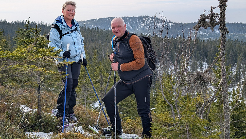 Tjuvåskampen langt bakenfor