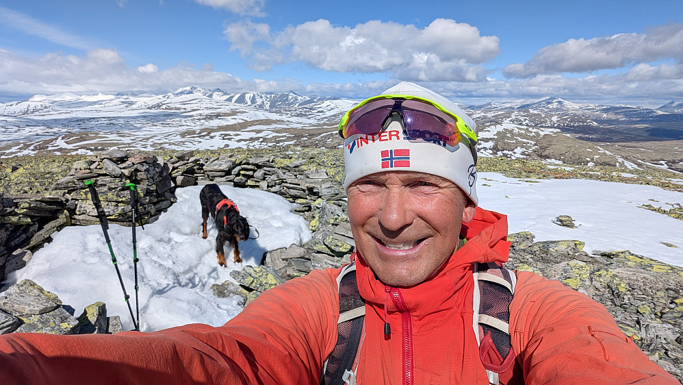 På Store Ramshøgda. Rondane bakenfor