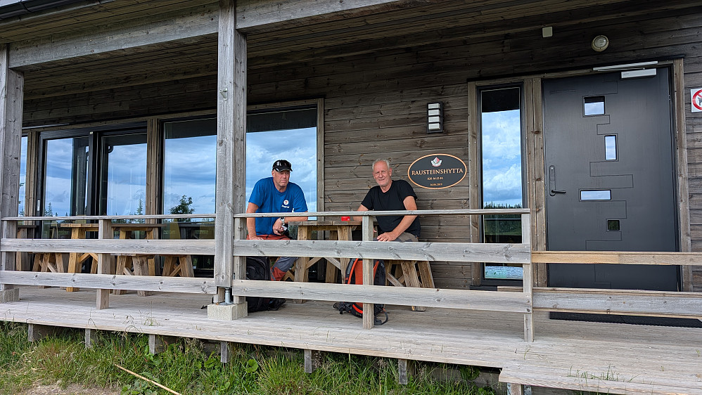 Traff to Åskoper til idag. De hadde dratt helt fra Hurdal for å gå en runde her på Åsen.
 