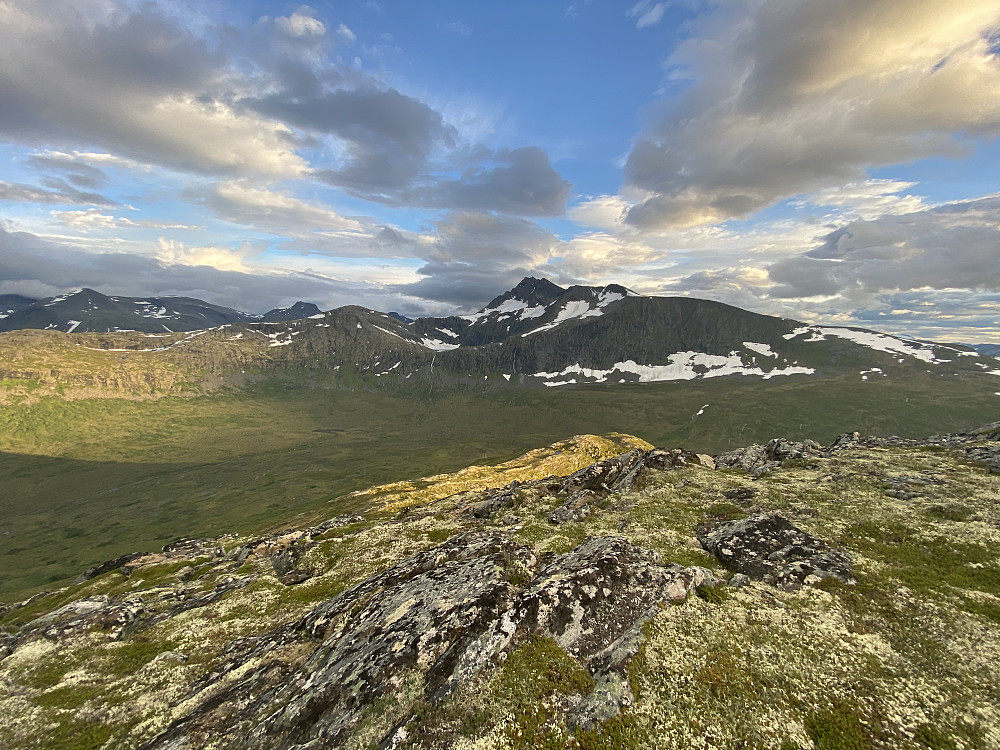 Fra Salsnebba mot Storhuagen og Skrommelnebba