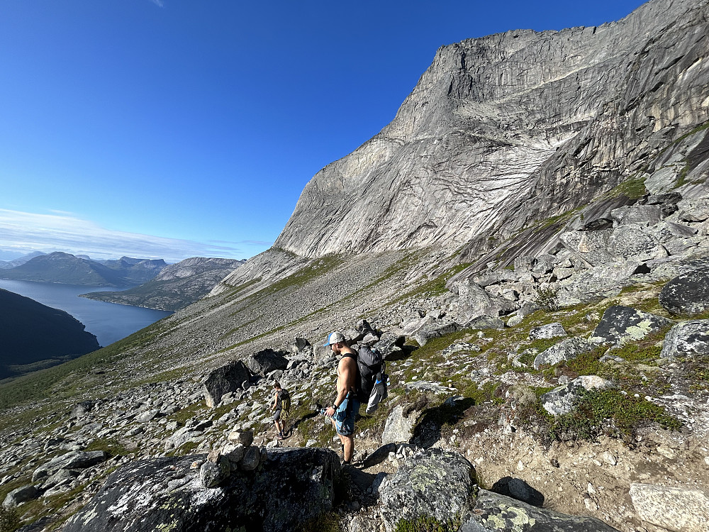 Pillaren i bakgrunn