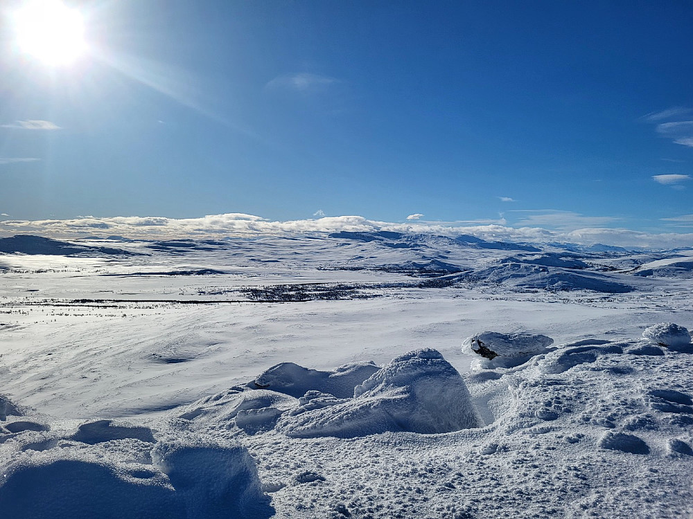 På toppen, med utsikt mot Langsuene.
