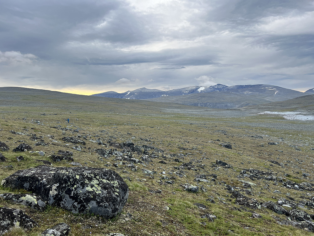 Et lite tilbakeblikk mot Nautgardsmassivet i sør.