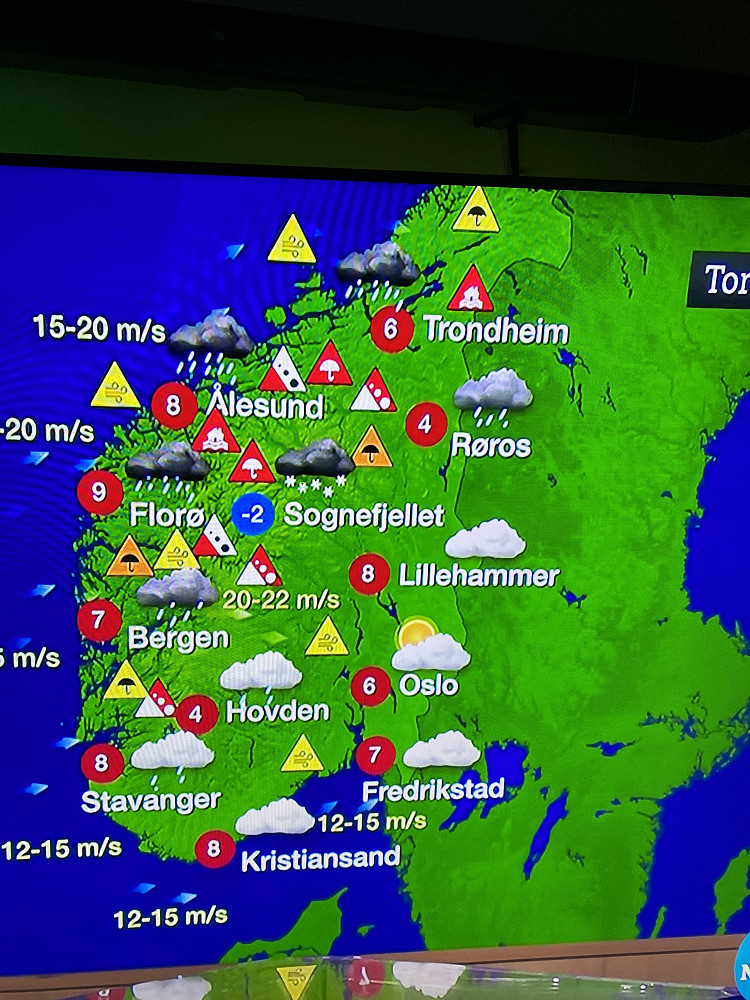 Værmelding for morgendagen tilsier at det blir inne vær. Hvor mange trekanter ser du her??????