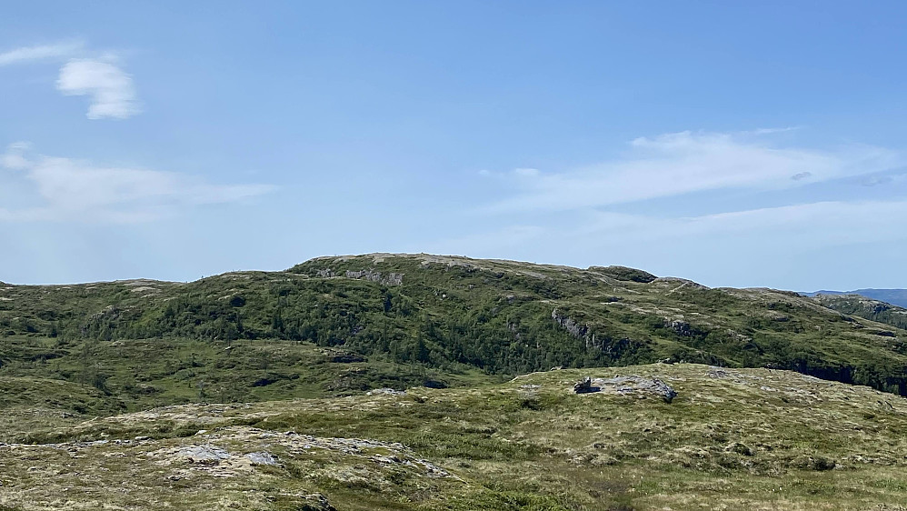 Sauheia med Tempelheia varden på andre sia av dalen.