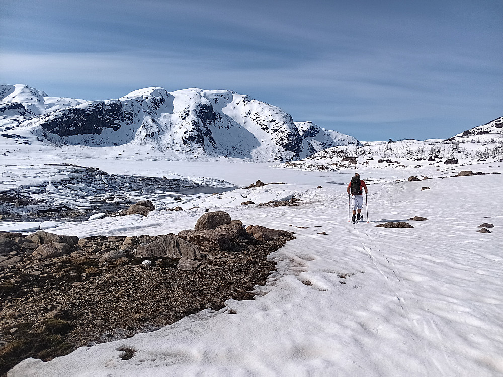 Mot Stølsvatnet.
