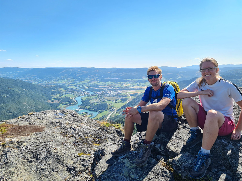 Hans Thorvald og Kristine på toppen av Bjørnsonprofilen