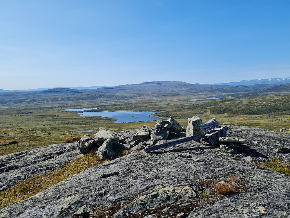 Ongsjøfjellet N2 1302 moh, med Leppvatnene, Nonstjønnkampen og Nordre Langsua