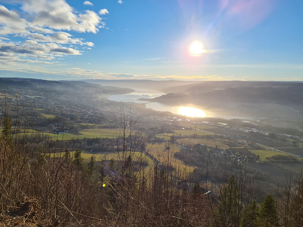 Utsikt mot Lillehammer og Mjøsa